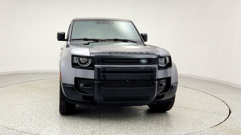 Used 2023 Land Rover Defender 110 X image 2