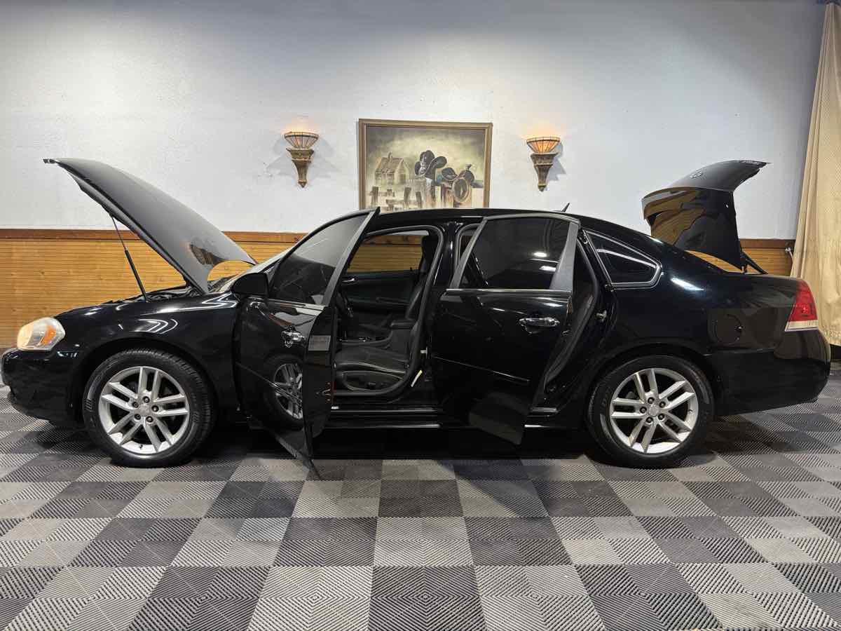 Used 2013 Chevrolet Impala LTZ FWD image 12