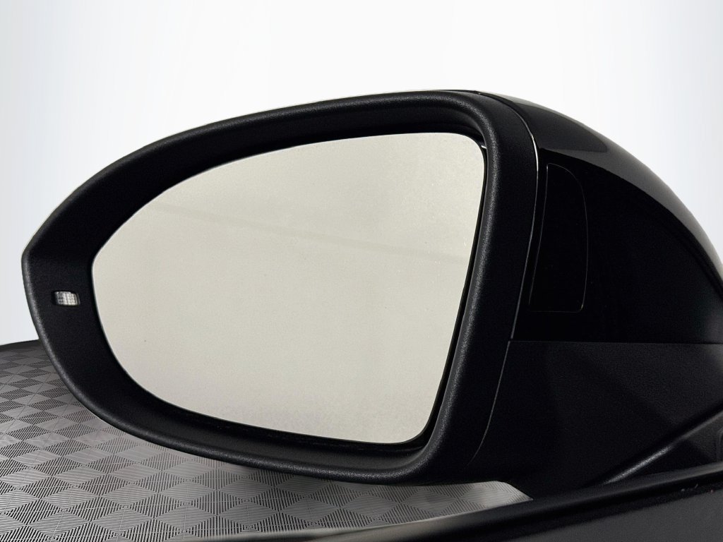 Used 2024 Volkswagen GTI SE FWD image 21