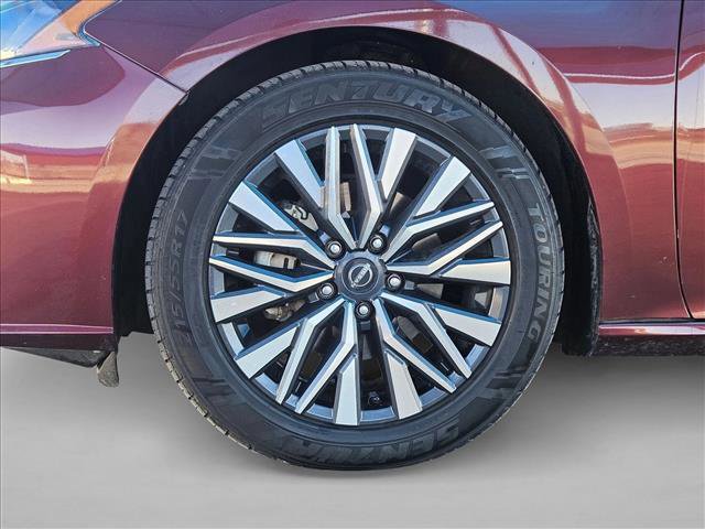 Used 2024 Nissan Altima 2.5 SV image 23