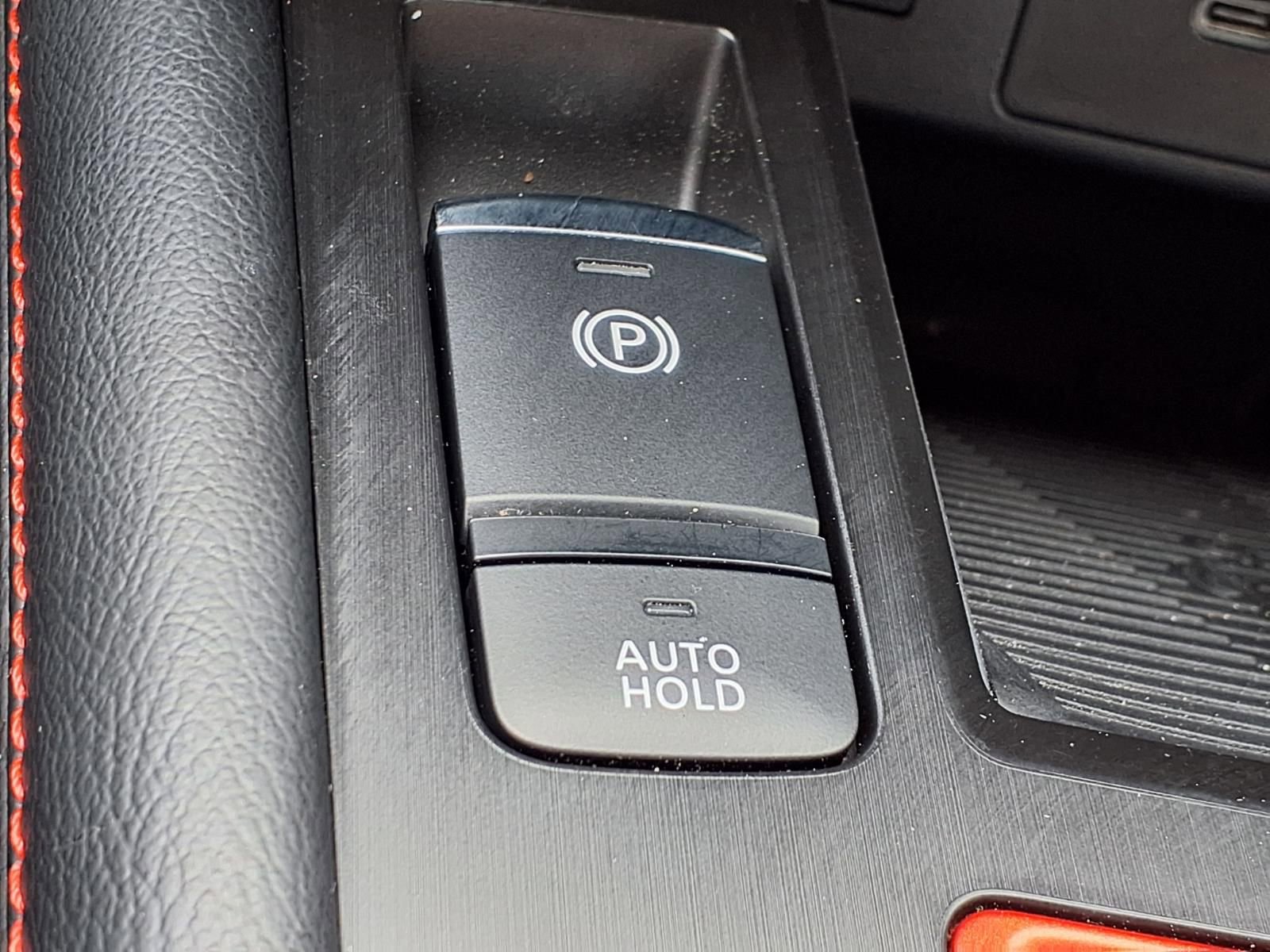 Used 2025 Nissan Kicks SR AWD/4WD image 9