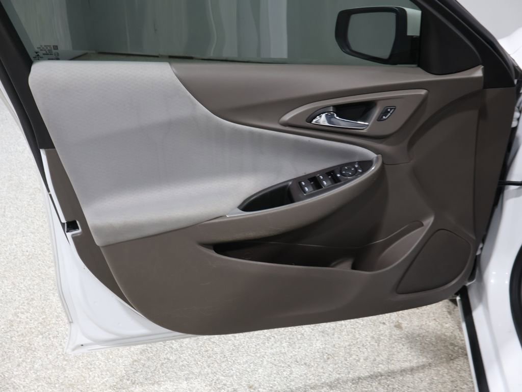 Used 2021 Chevrolet Malibu LT image 12