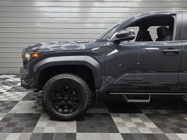 Used 2024 Toyota Tacoma TRD Off-Road w/ TRD Off Road Upgrade Package AWD/4WD image 42