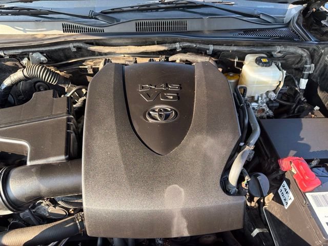 Used 2017 Toyota Tacoma TRD Off-Road w/ Tow Package (A/T) AWD/4WD image 31