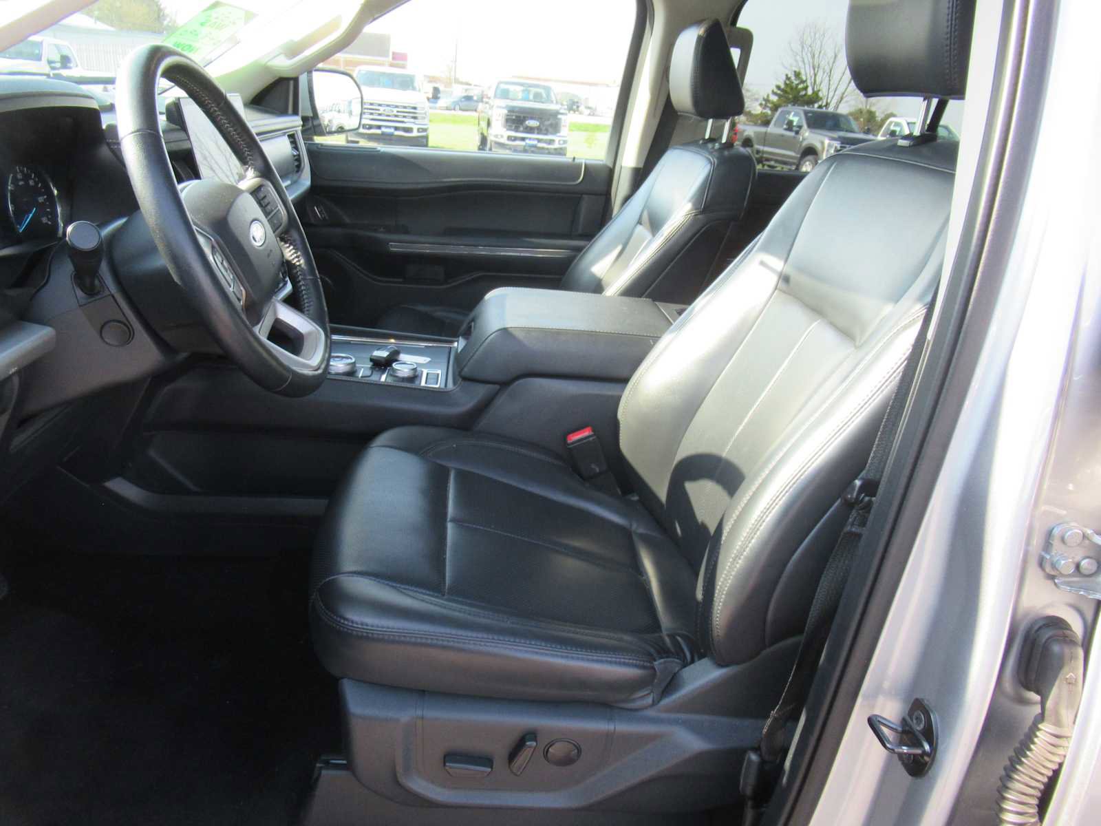 Used 2022 Ford Expedition Max XLT image 13
