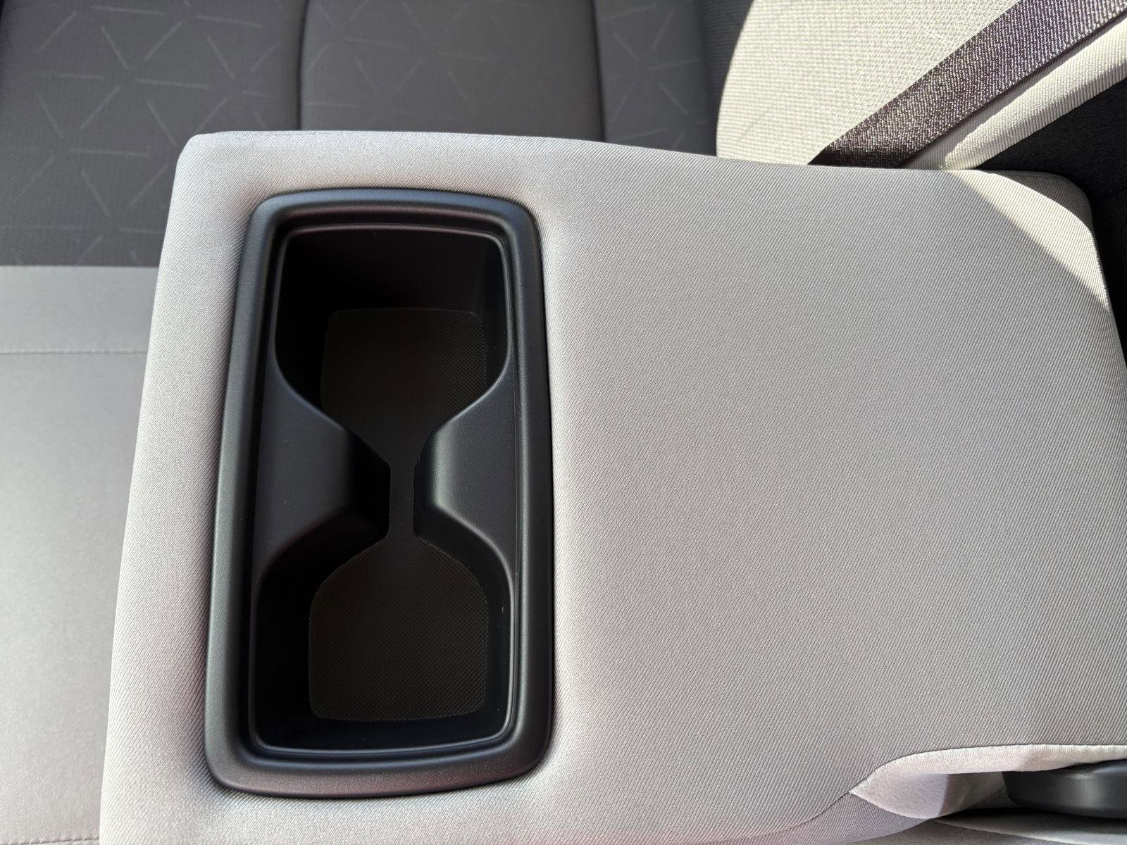 Used 2025 Toyota RAV4 XLE w/ Convenience Package image 24