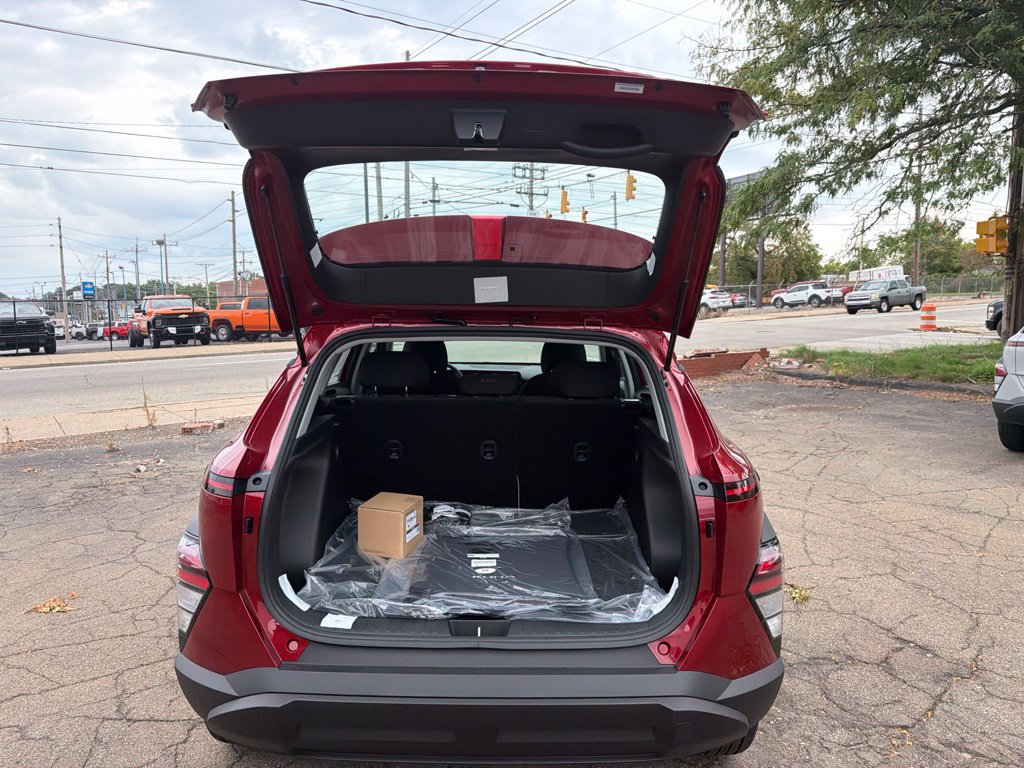 New 2027 Hyundai Kona SE AWD/4WD image 11