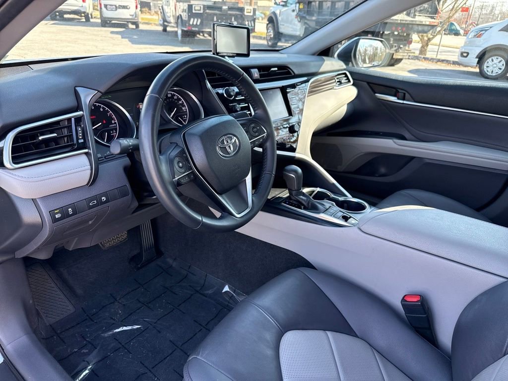 Used 2018 Toyota Camry L image 10