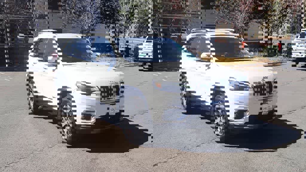 Used 2019 Jeep Cherokee Limited image 3