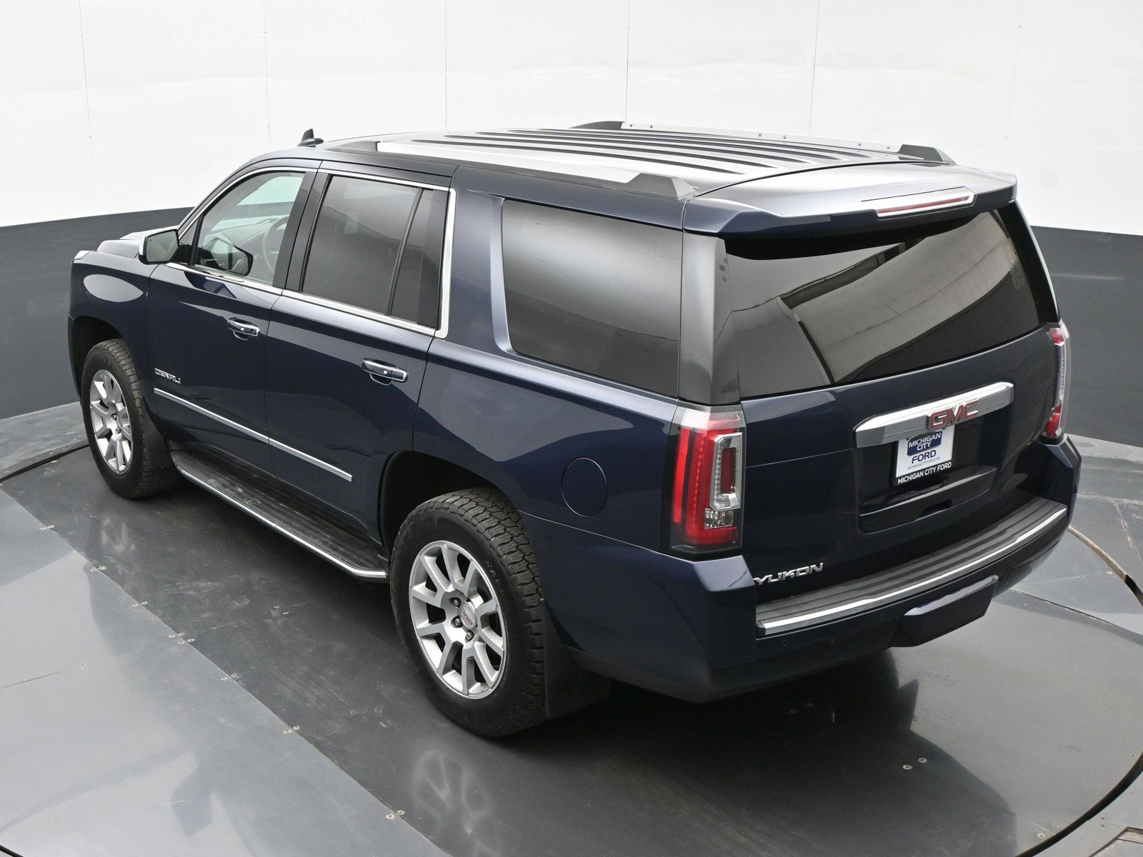 Used 2020 GMC Yukon Denali w/ Open Road Package AWD/4WD image 29