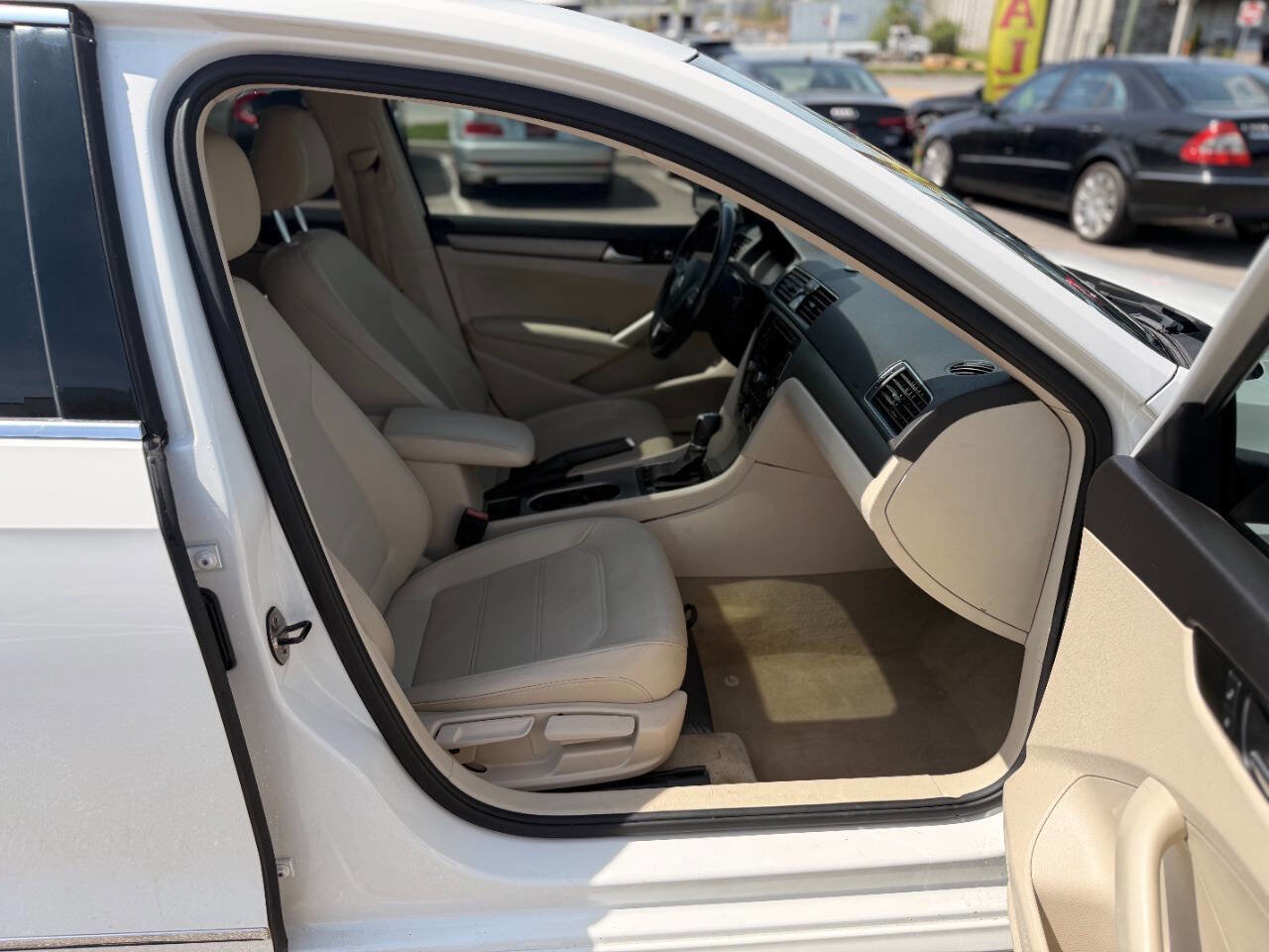 Used 2014 Volkswagen Passat TDI SE FWD image 29