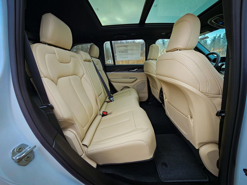 New 2025 Jeep Grand Cherokee Limited image 41
