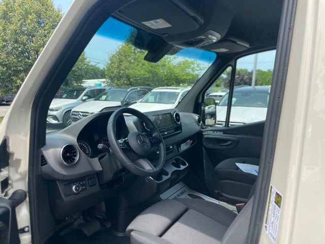 Used 2025 Mercedes-Benz Sprinter 2500 image 17