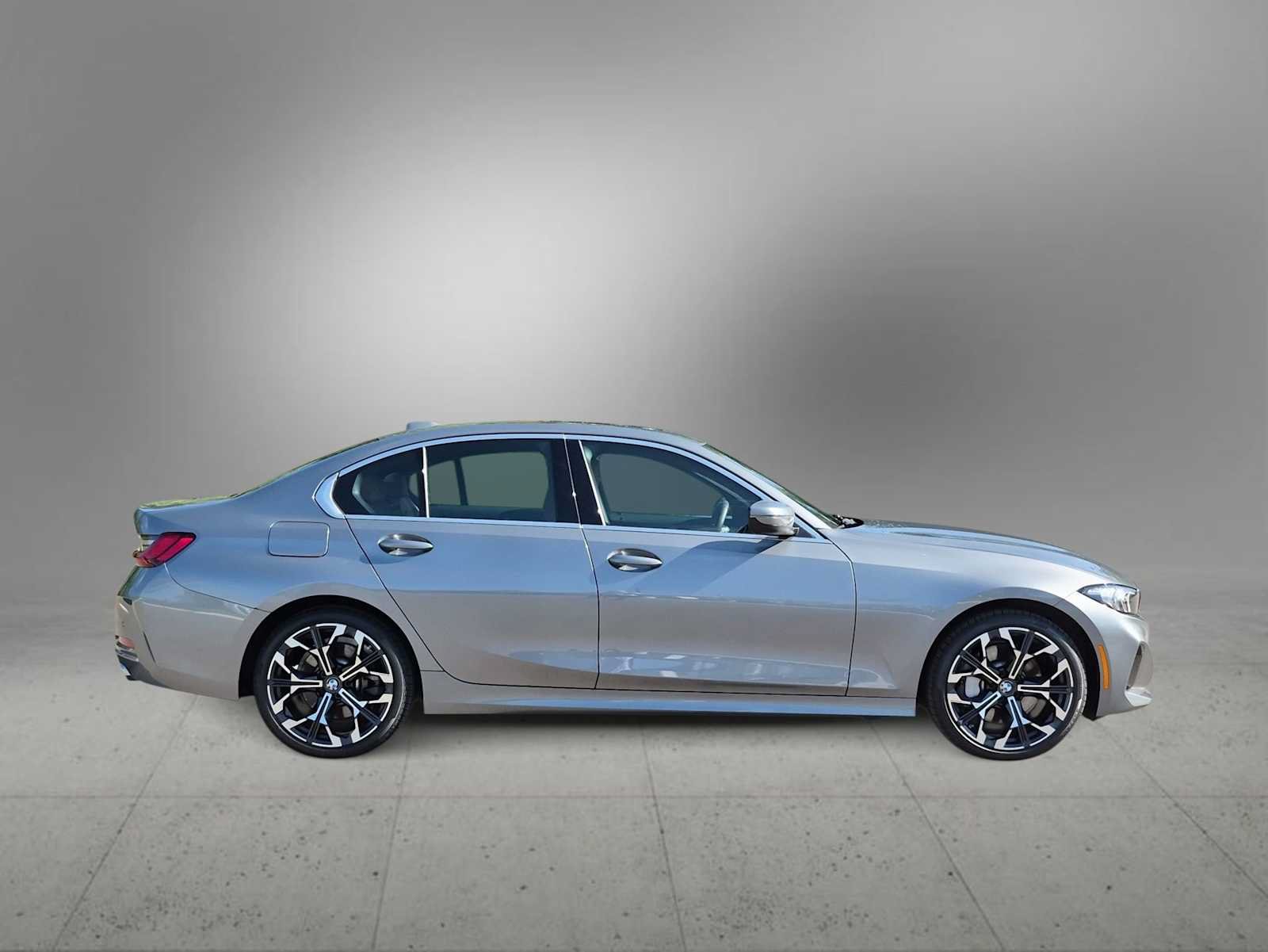 Used 2025 BMW 330i xDrive Sedan w/ Premium Package AWD/4WD image 9