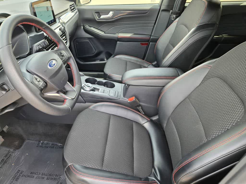 Used 2025 Ford Escape ST-Line FWD image 17