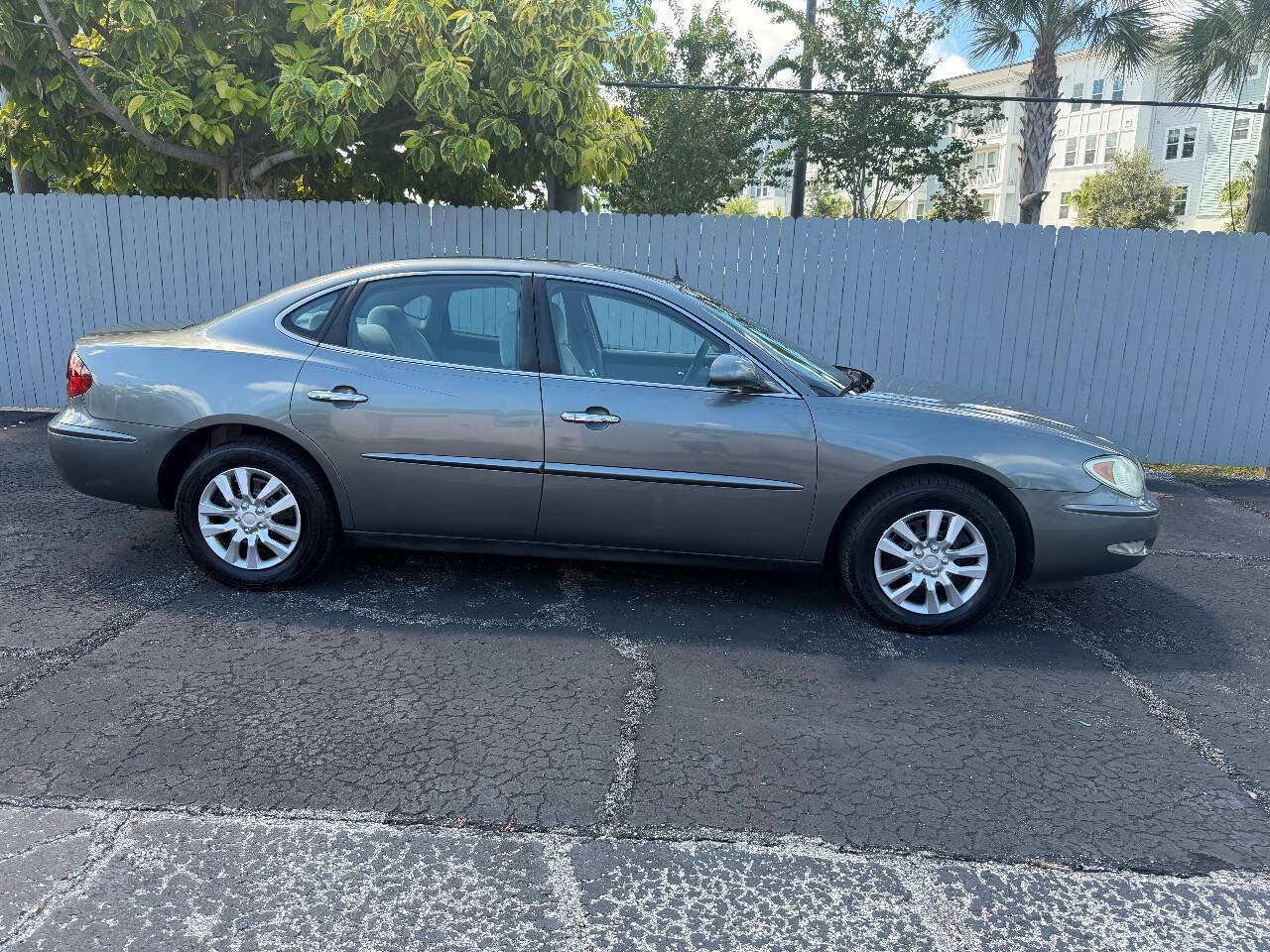 Used 2005 Buick LaCrosse CX FWD image 3