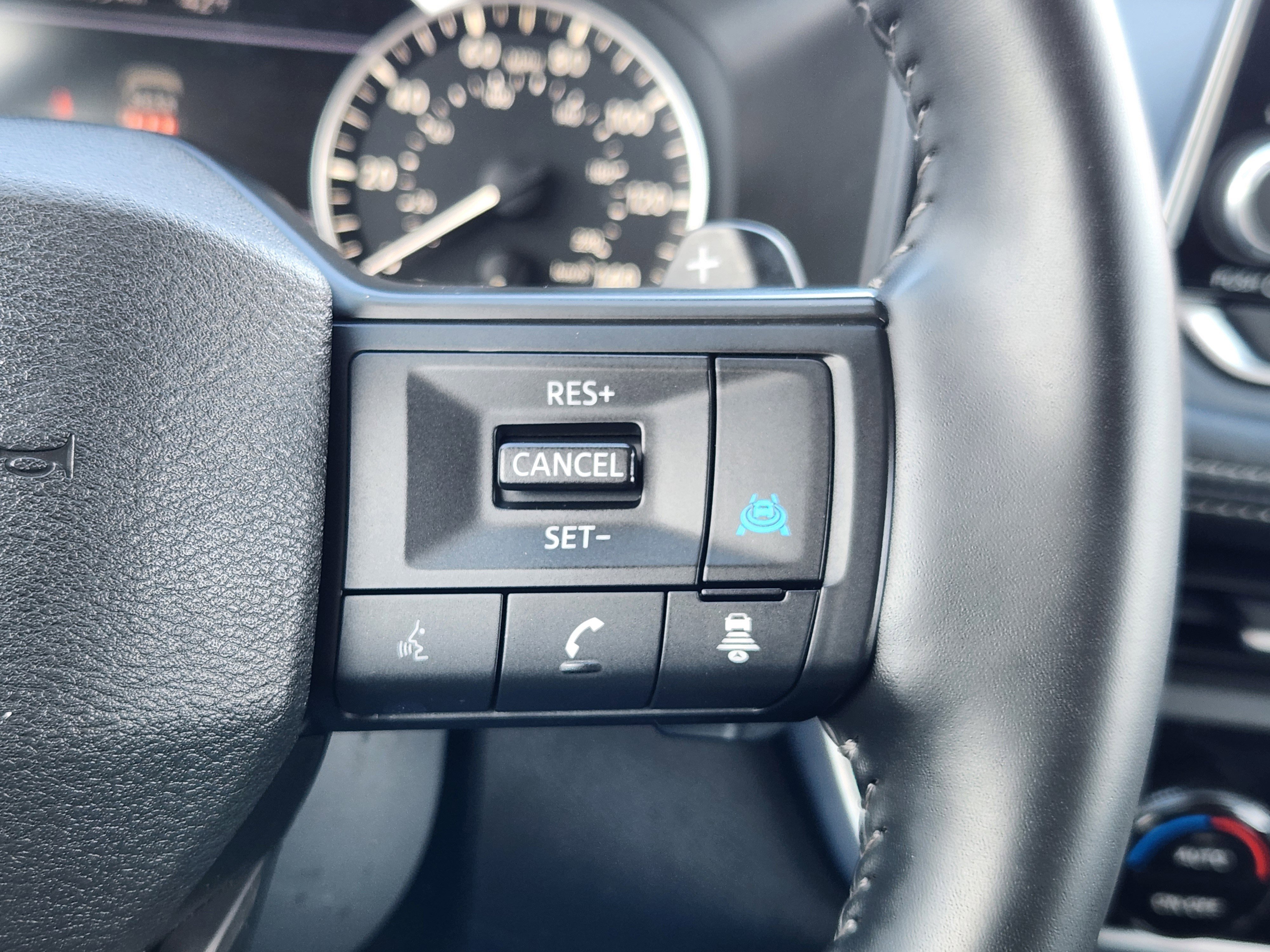 Used 2025 Nissan Rogue SV AWD/4WD image 20