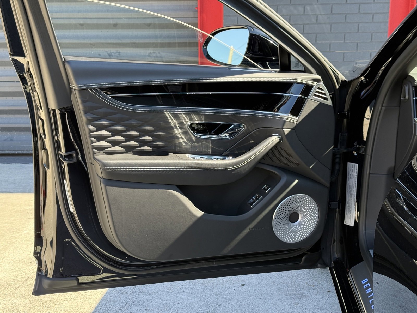 Used 2022 Bentley Flying Spur V8 image 13