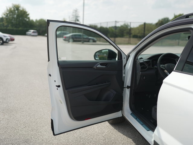 New 2025 Volkswagen Taos SE AWD/4WD image 25