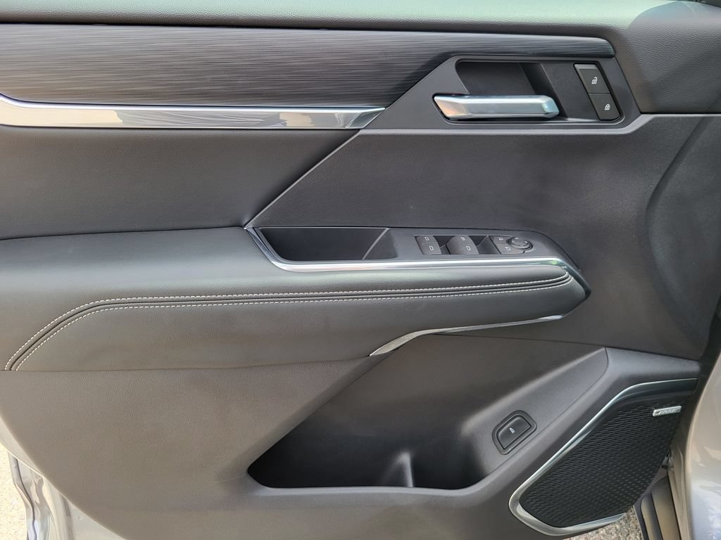 New 2025 GMC Acadia Elevation w/ Black Edition AWD/4WD image 18