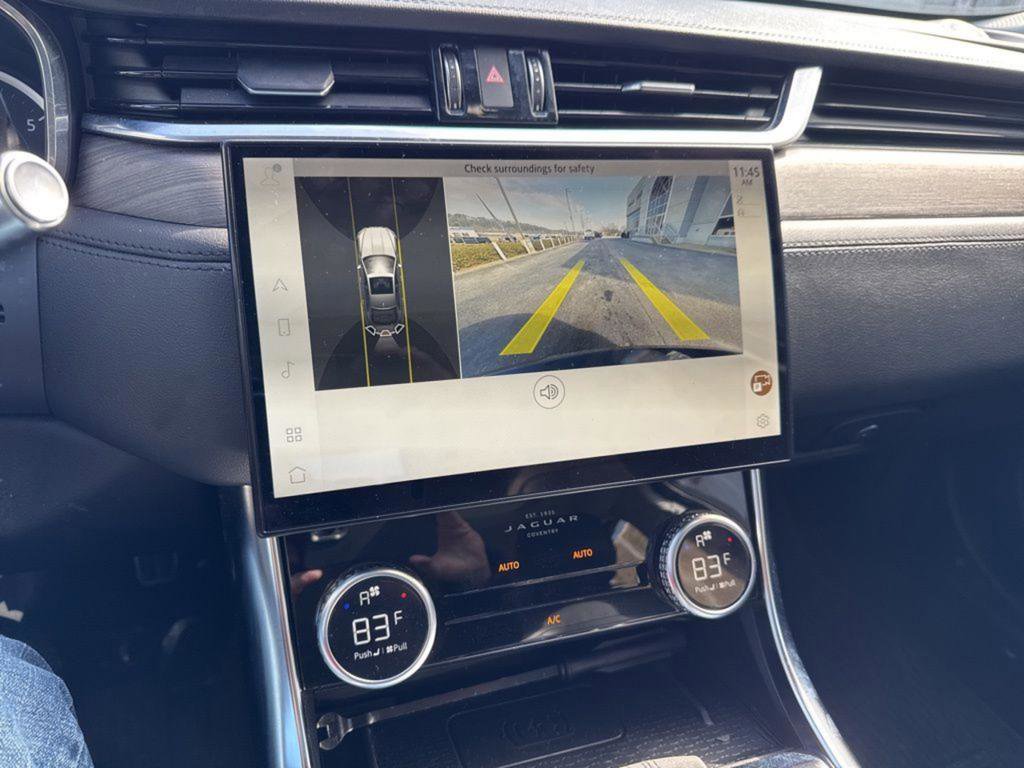 Used 2022 Jaguar XF SE image 15