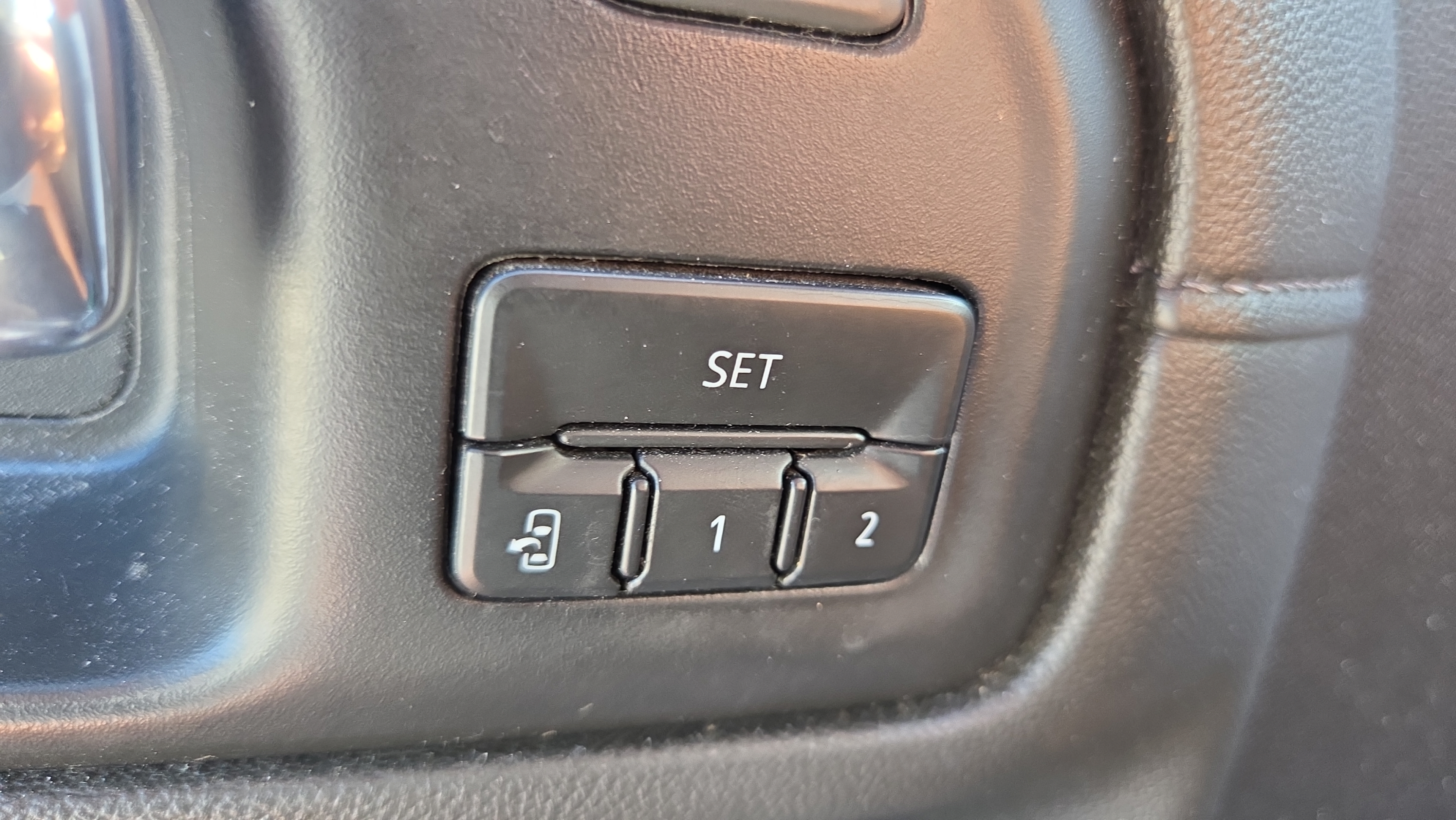 Certified 2022 Chevrolet Silverado 2500 LTZ w/ Safety Package AWD/4WD image 36