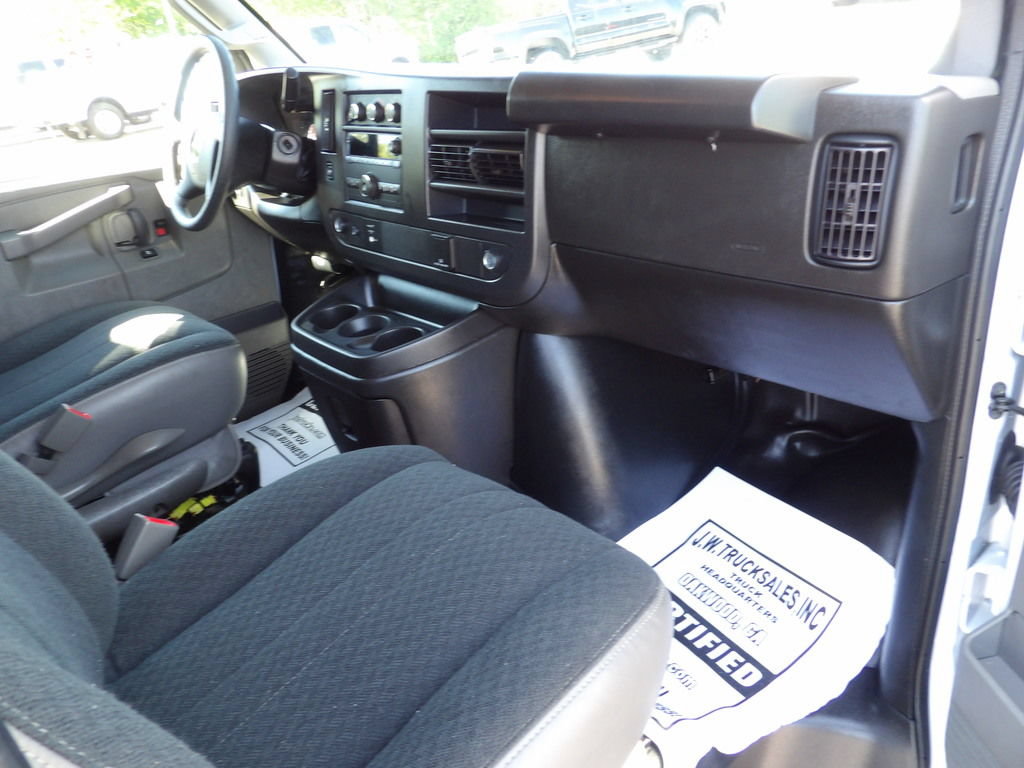 Used 2024 GMC Savana 2500 w/ Driver Convenience Package RWD image 32