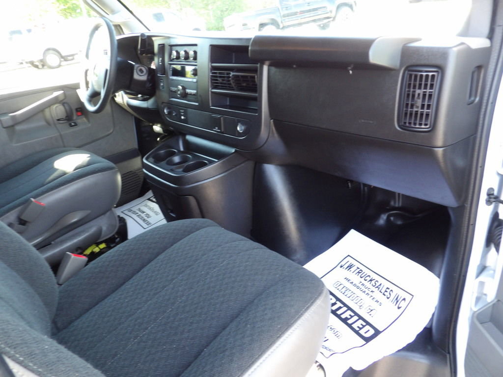 Used 2024 GMC Savana 2500 w/ Driver Convenience Package RWD image 32