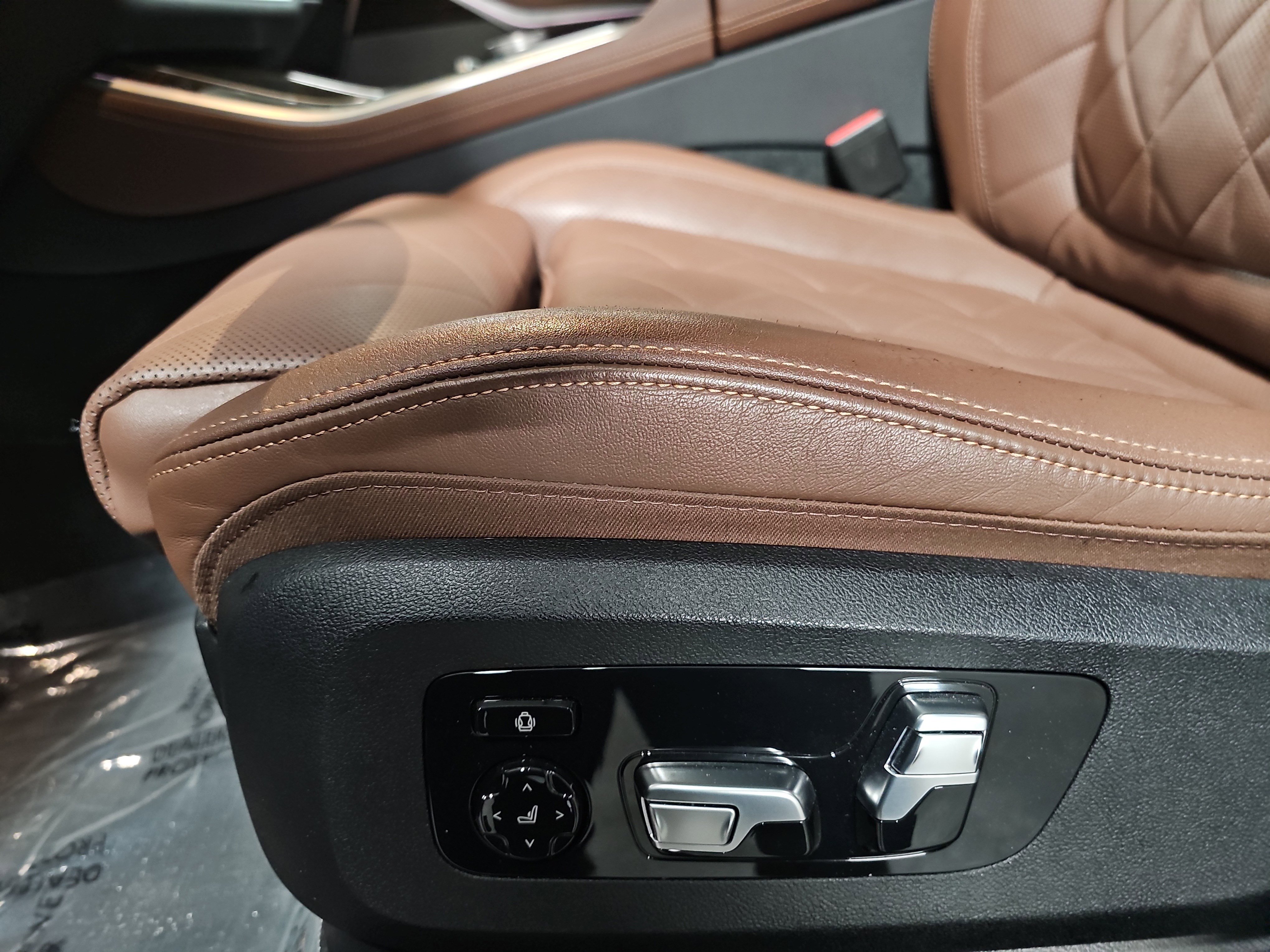 Certified 2024 BMW X5 xDrive50e w/ Premium Package AWD/4WD image 30