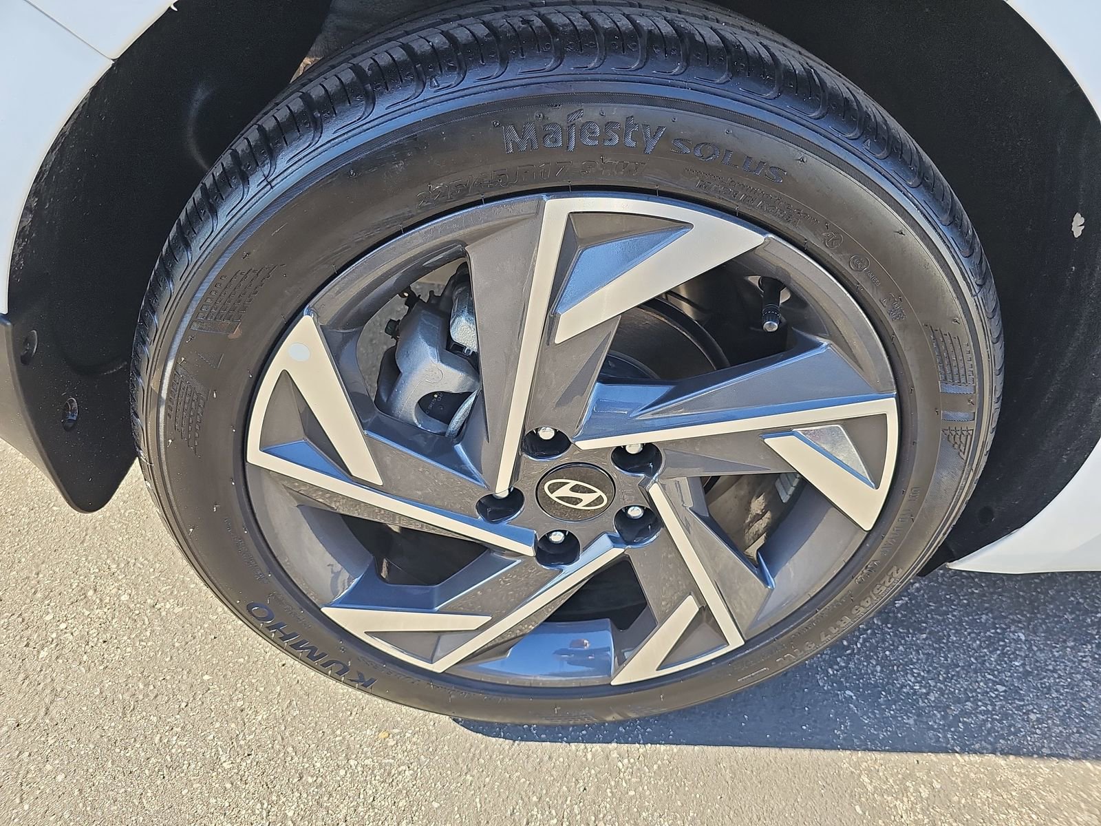 Certified 2025 Hyundai Elantra Sport image 37