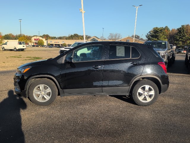 Used 2020 Chevrolet Trax LS w/ Tint and Cruise Package FWD image 3