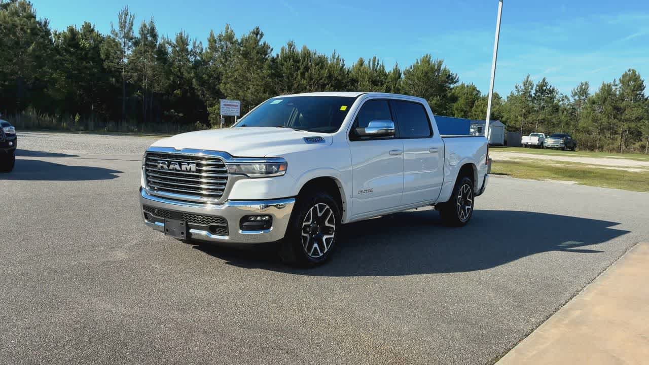 Used 2025 RAM 1500 Laramie AWD/4WD image 4