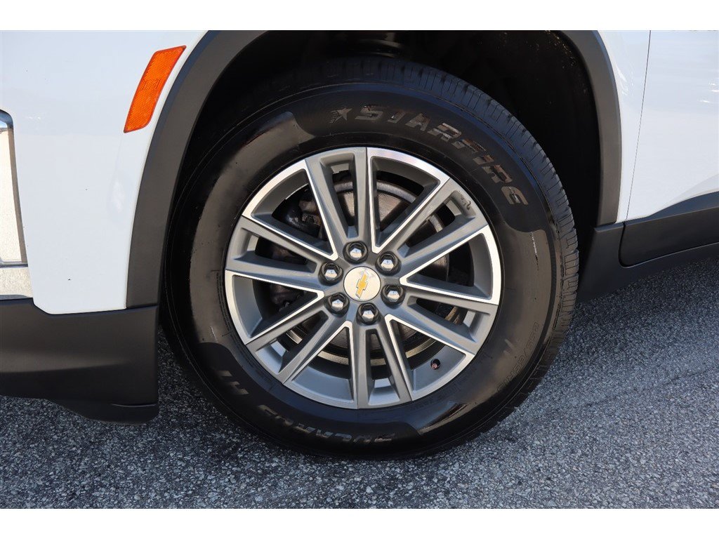Used 2023 Chevrolet Traverse LT w/ LPO, Cargo Package AWD/4WD image 4