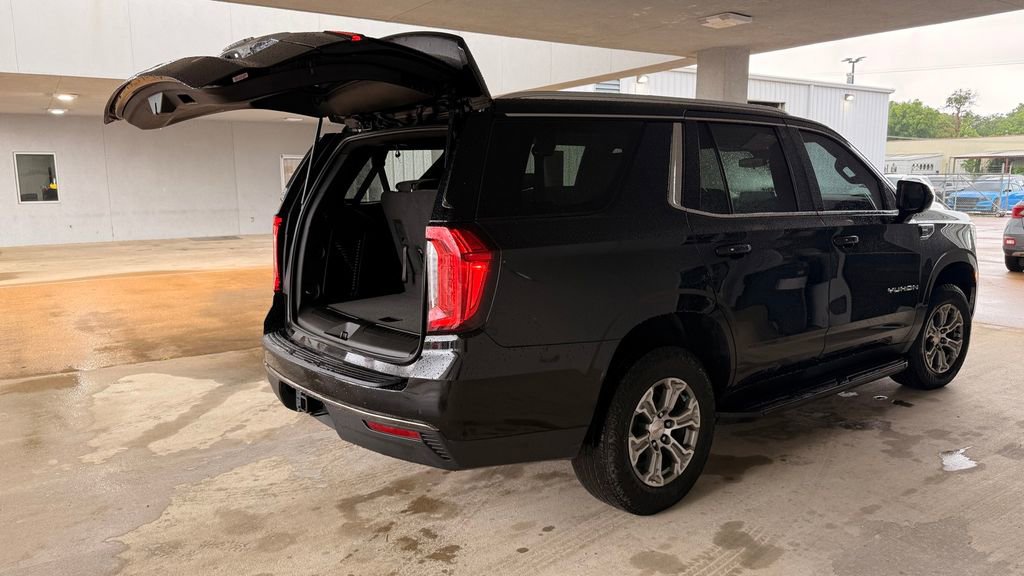 Used 2022 GMC Yukon SLE w/ Gmc Pro Safety Plus Package AWD/4WD image 14