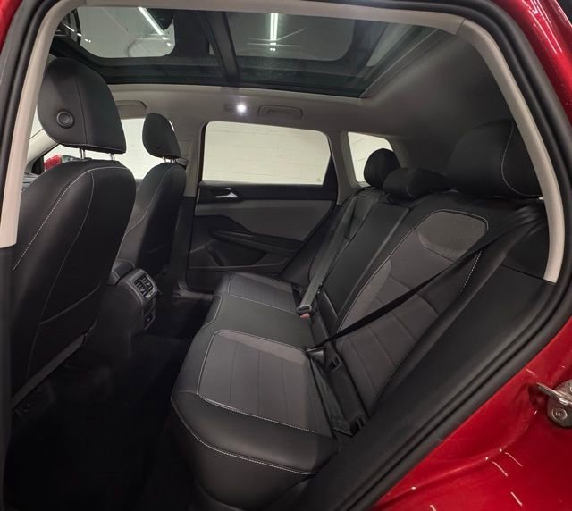 Used 2022 Volkswagen Taos SE image 13