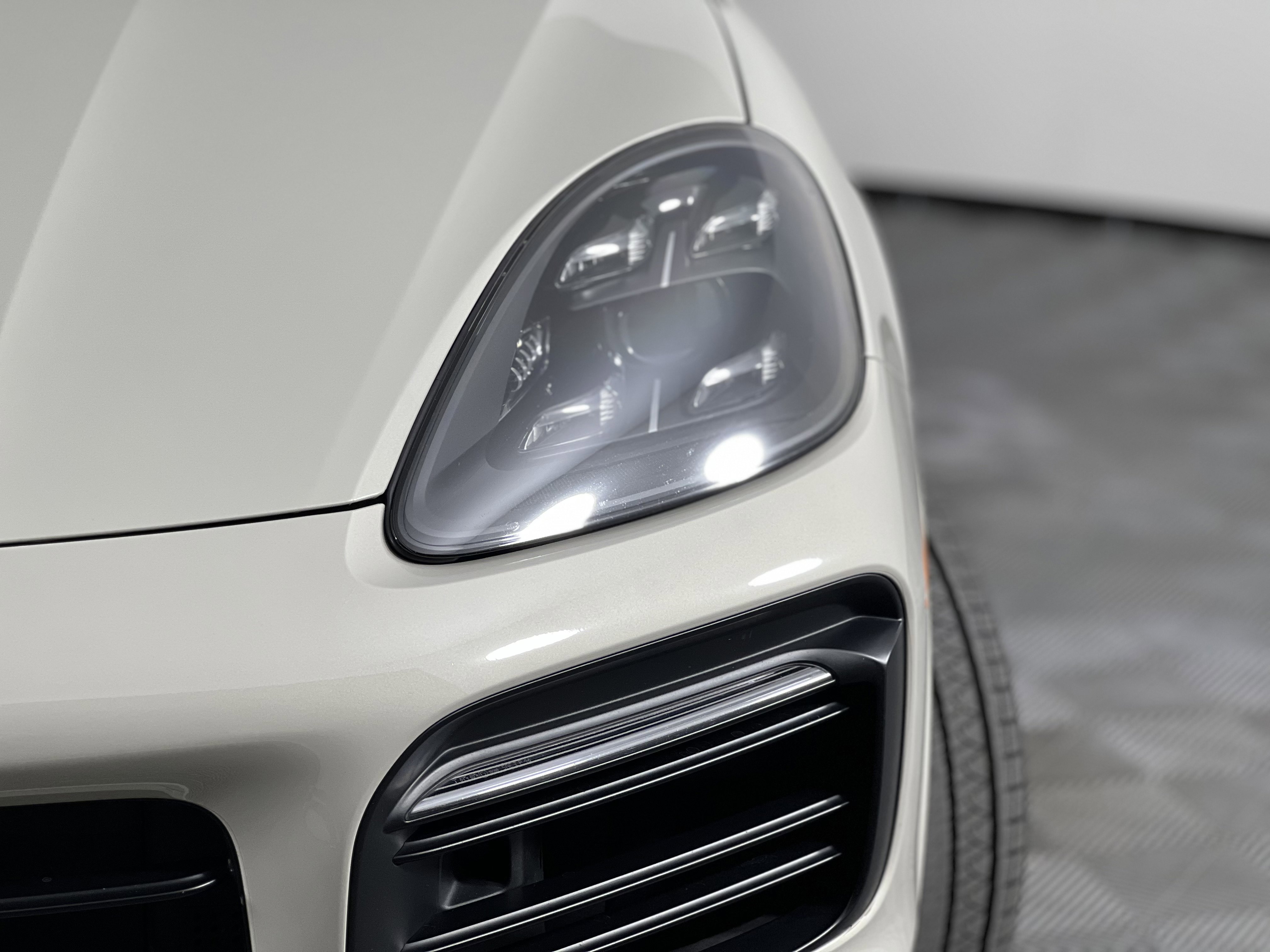 Used 2021 Porsche Cayenne GTS image 7