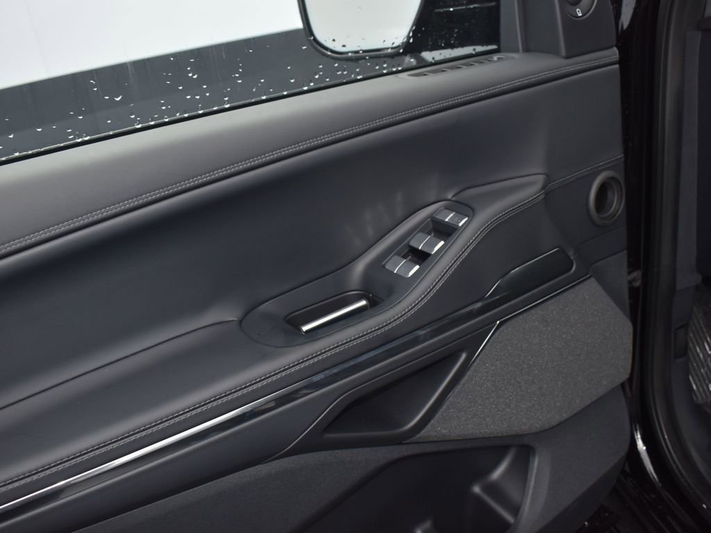 New 2026 Lincoln Navigator Reserve w/ Jet Appearance Package AWD/4WD image 9