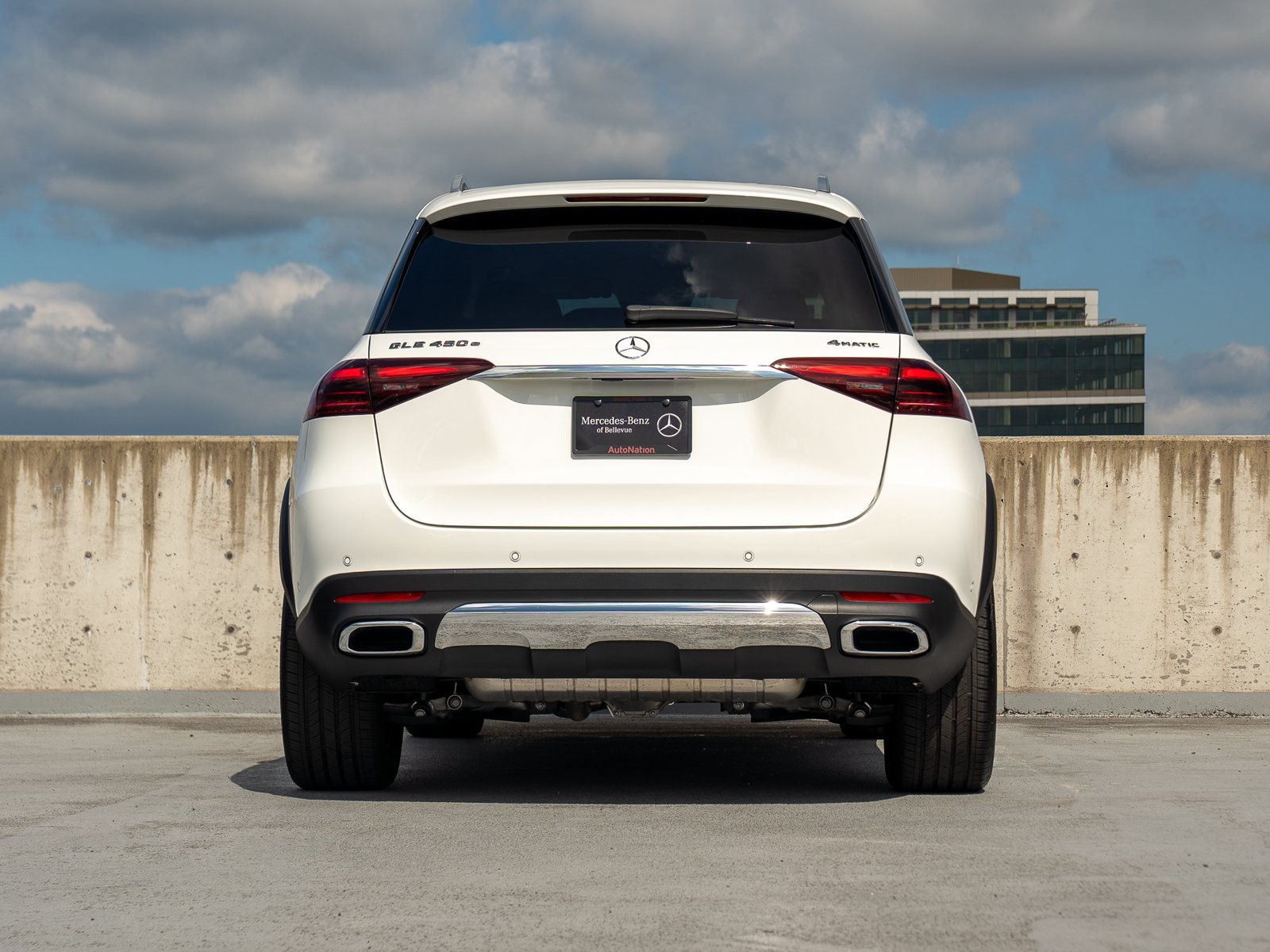 Certified 2025 Mercedes-Benz GLE 450e 4MATIC w/ Driver Assistance Package image 5