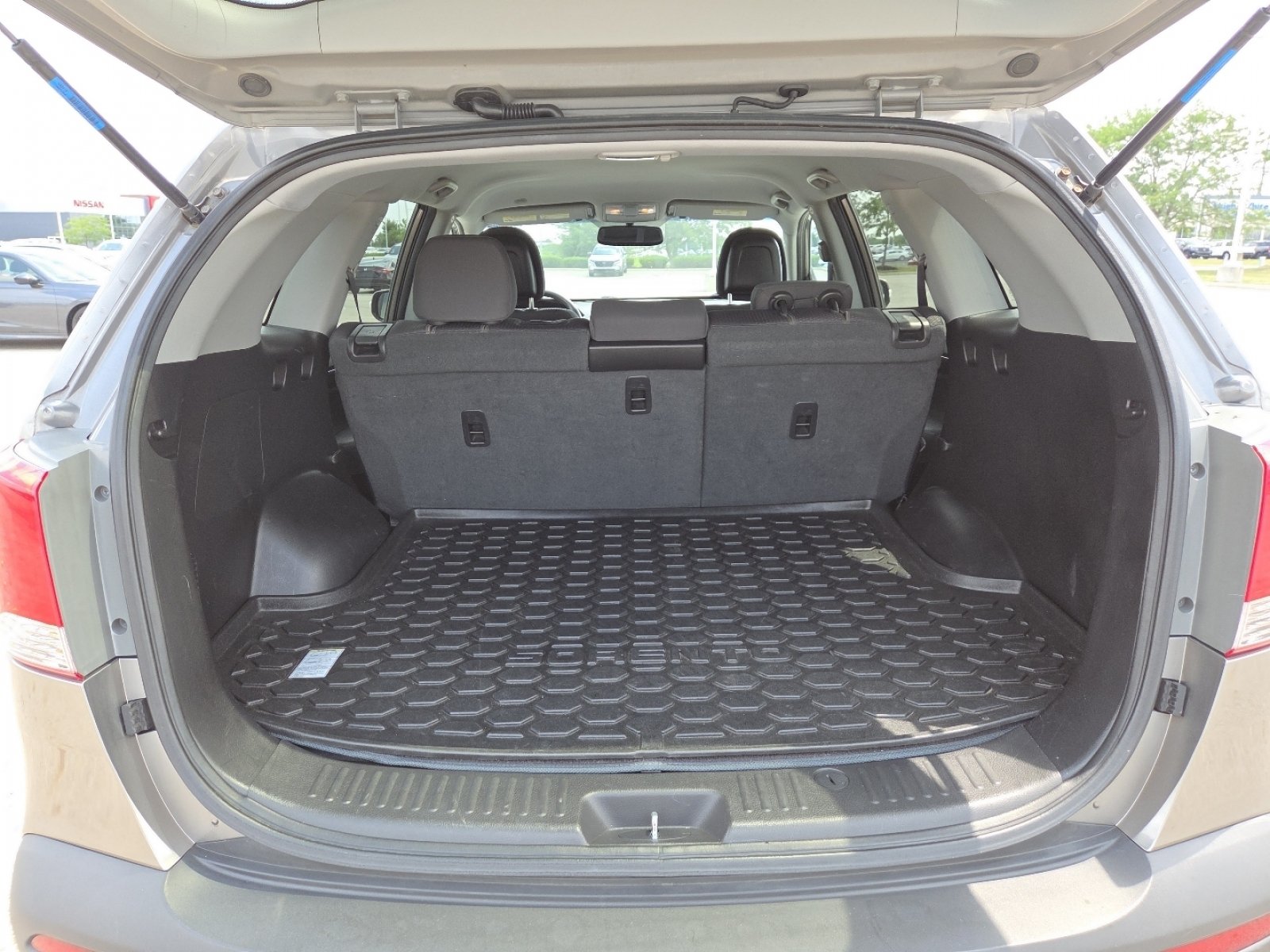 Used 2011 Kia Sorento 2WD image 16