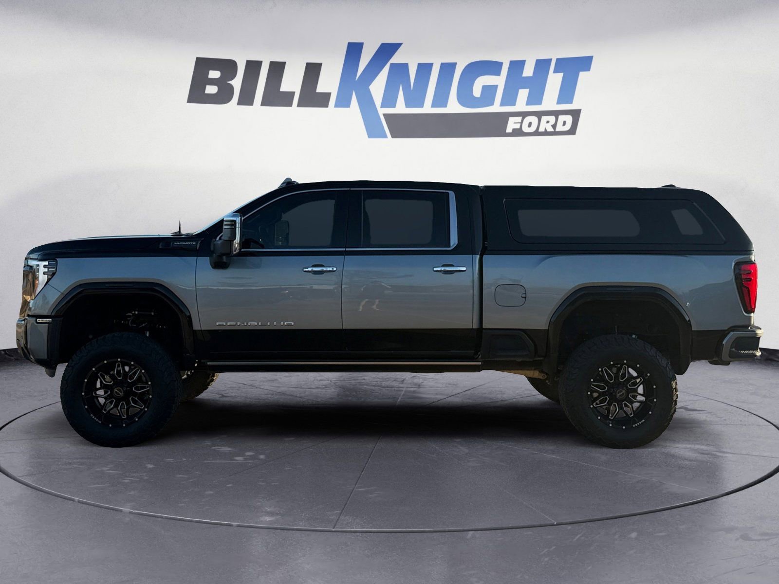 Used 2024 GMC Sierra 2500 Denali Ultimate image 2