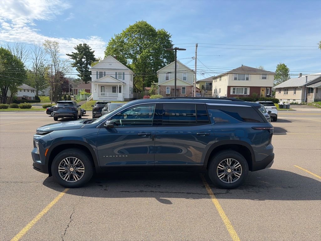 New 2026 Chevrolet Traverse LT w/ Driver Confidence Package AWD/4WD image 4