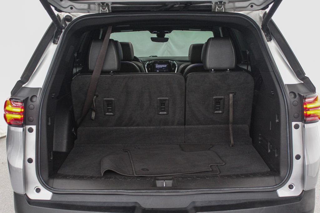 Used 2022 Chevrolet Traverse LT w/ LT Premium Package AWD/4WD image 14