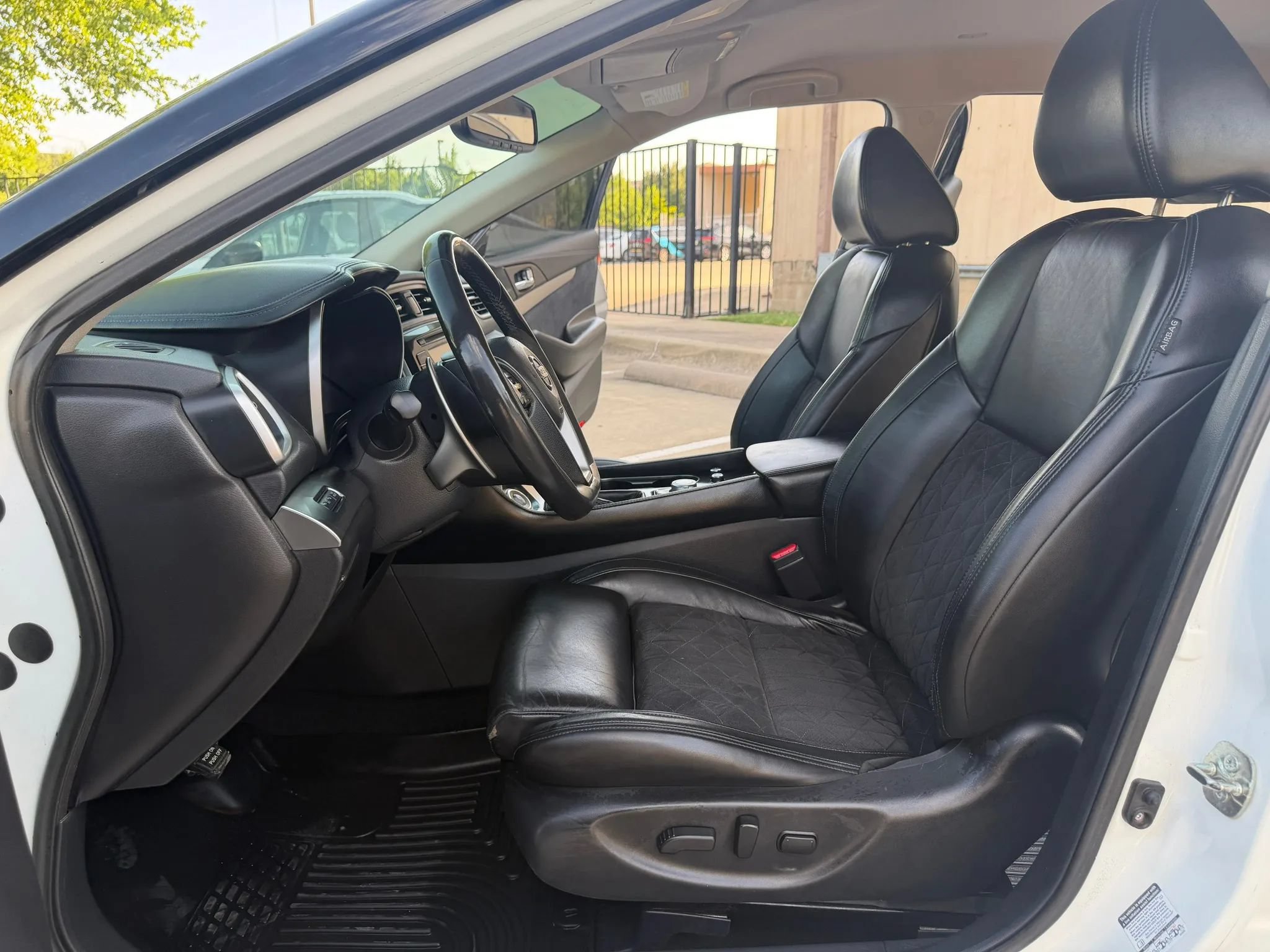 Used 2016 Nissan Maxima SR w/ Interior Lighting Package FWD image 18