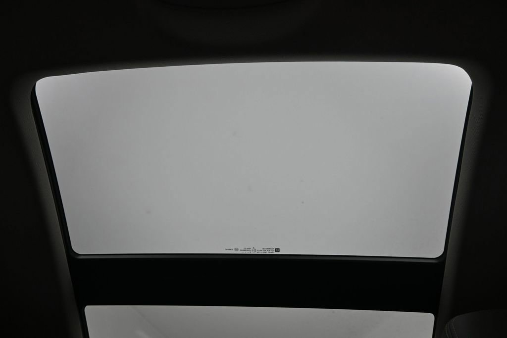 Used 2017 Chevrolet Impala Premier w/ Enhanced Convenience Package FWD image 19