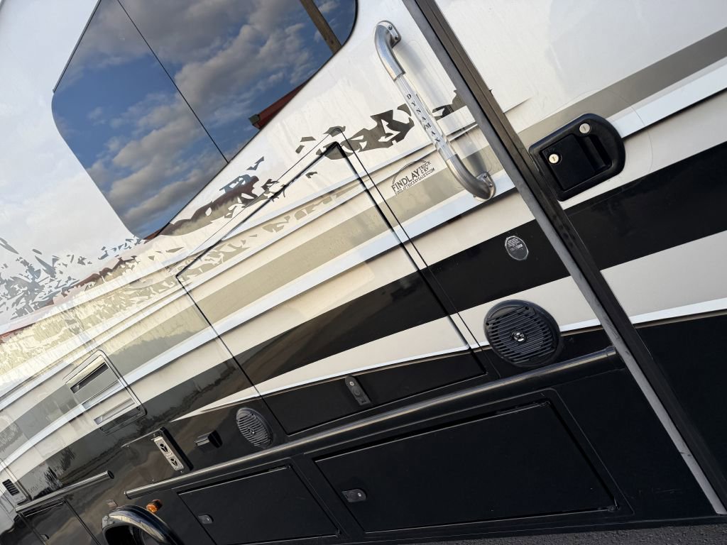 Used 2017 Ford E-450 and Econoline 450 Super Duty w/ Motorhome Prep Package RWD image 22