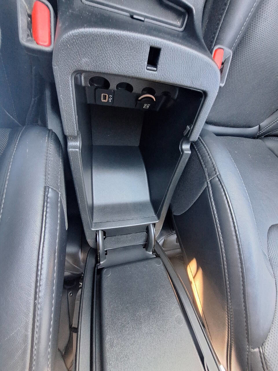 Used 2019 Jeep Cherokee Limited image 15