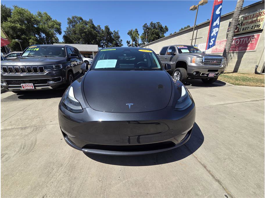Used 2024 Tesla Model Y Long Range AWD/4WD image 2
