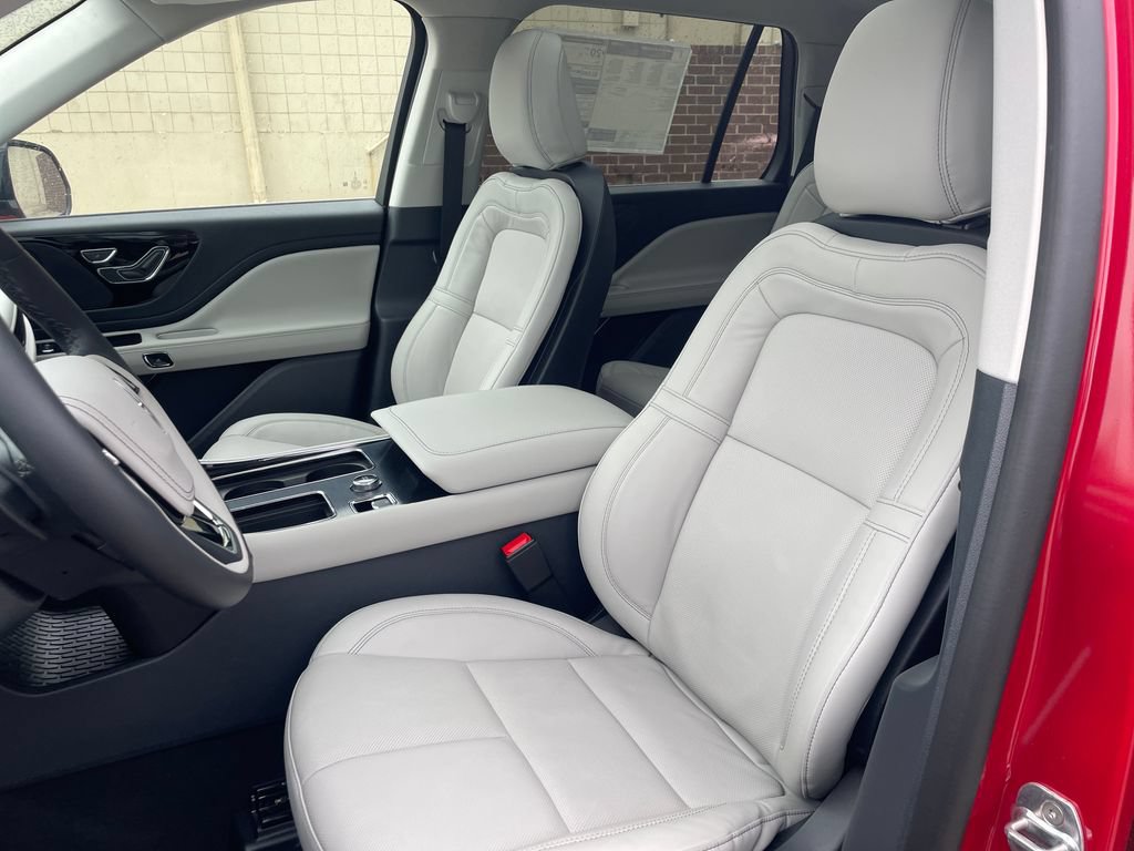 New 2026 Lincoln Aviator Reserve w/ Illumination Package AWD/4WD image 14