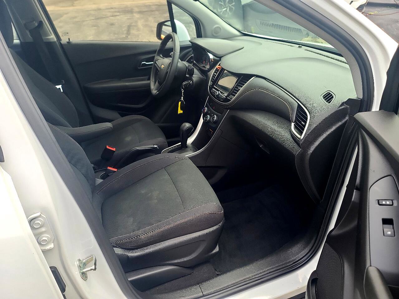 Used 2018 Chevrolet Trax LS image 14