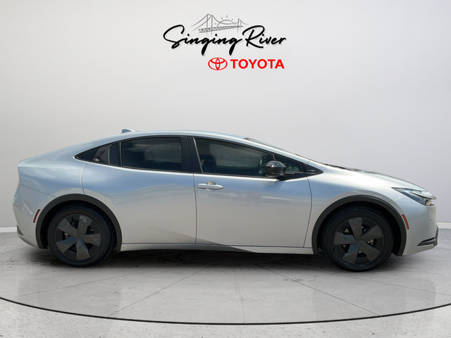 Used 2024 Toyota Prius LE FWD image 8